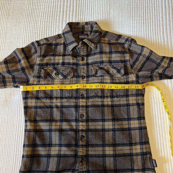 Patagonia Men's Fjord Flannel Shirt - Picture 5 of 9